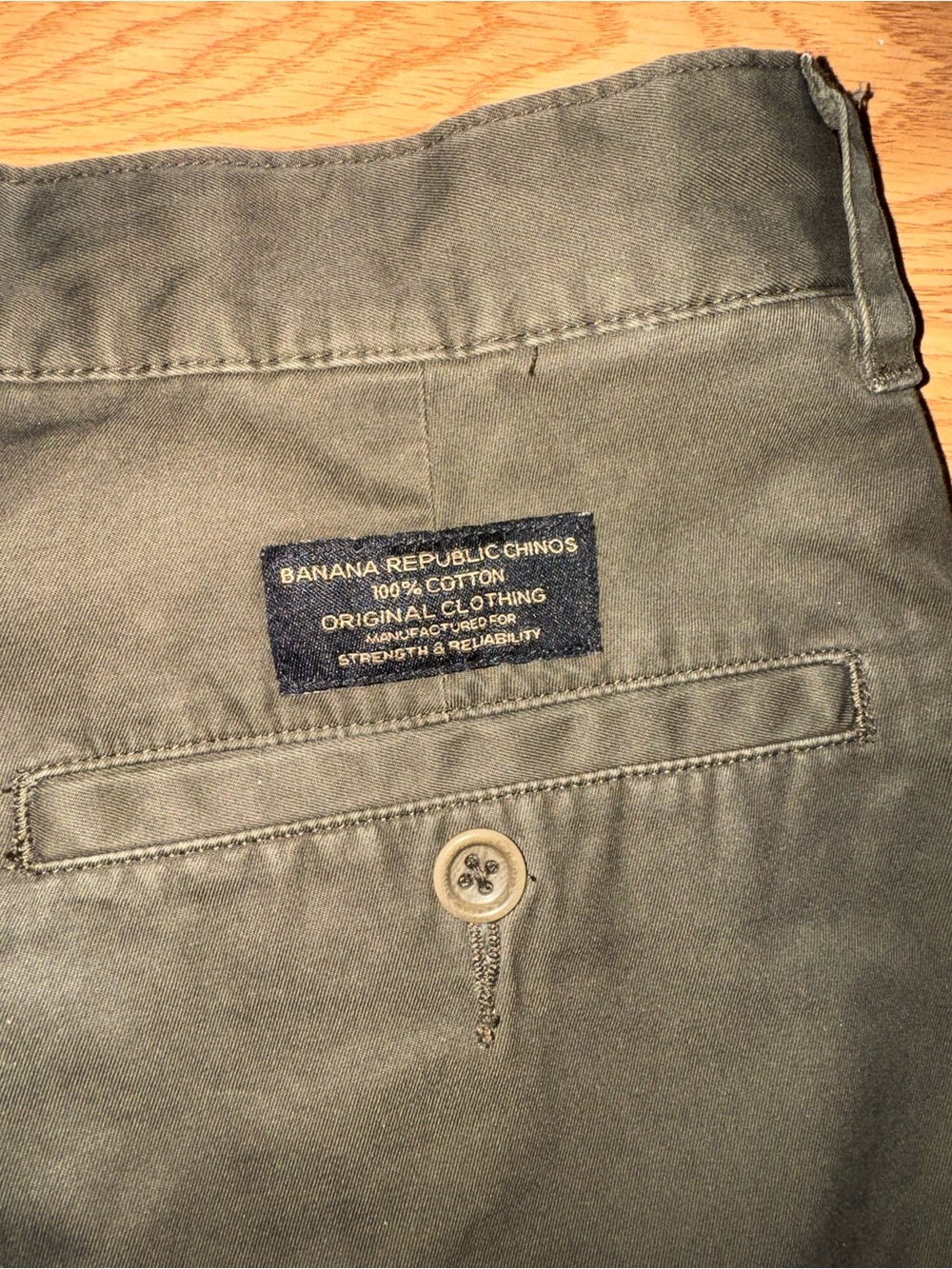 Banana Republic Men's Casual Shorts - Picture 4 of 4